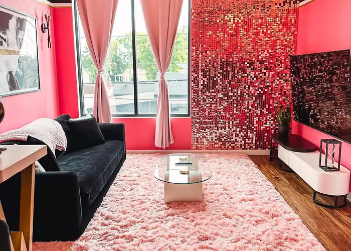 Dolly\'S Glam Getaway - Glittering Gem Near Broadway
